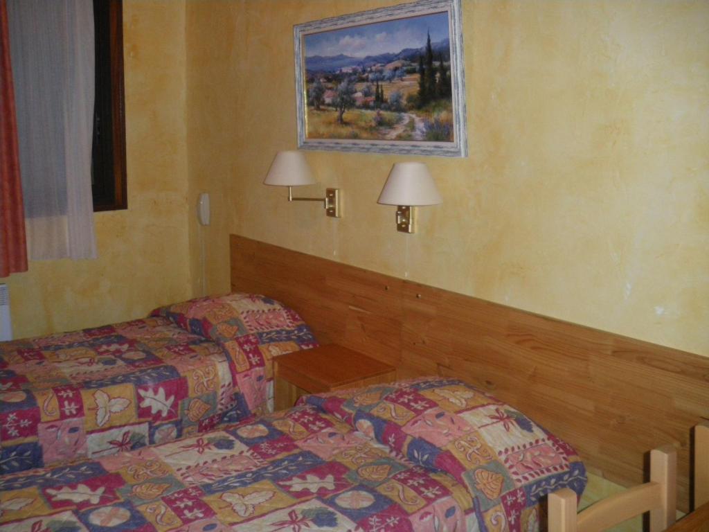 Hôtel Saint Clair Saint-Étienne-les-Orgues Quarto foto