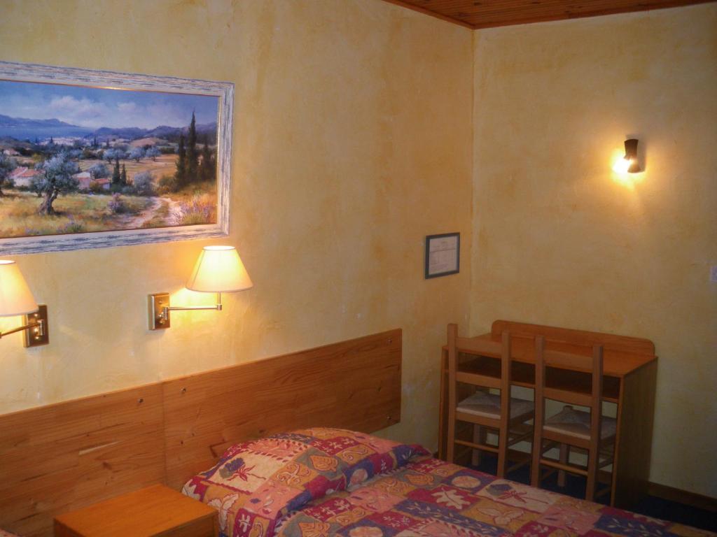 Hôtel Saint Clair Saint-Étienne-les-Orgues Quarto foto
